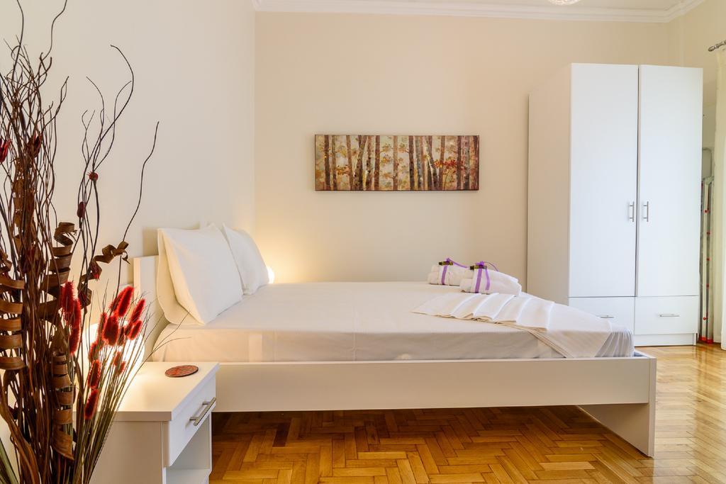 Апартаменты Charmy Petit Flat In Афины Экстерьер фото